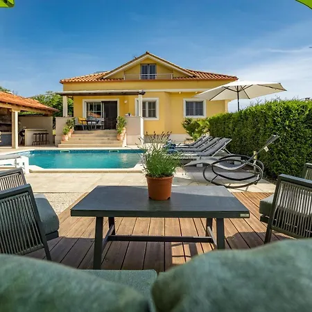 Villa Krase *